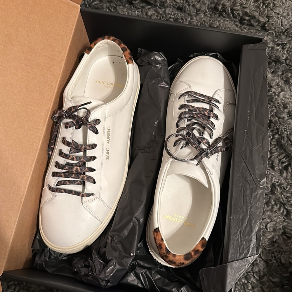 Saint Laurent Andy Low Top Sneaker - Picture 9 of 10